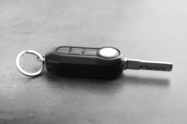 Gri arkaplanda modern araba açma tuşu