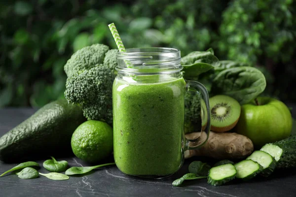 Delicious Green Juice Fresh Ingredients Black Table — Stock Photo, Image