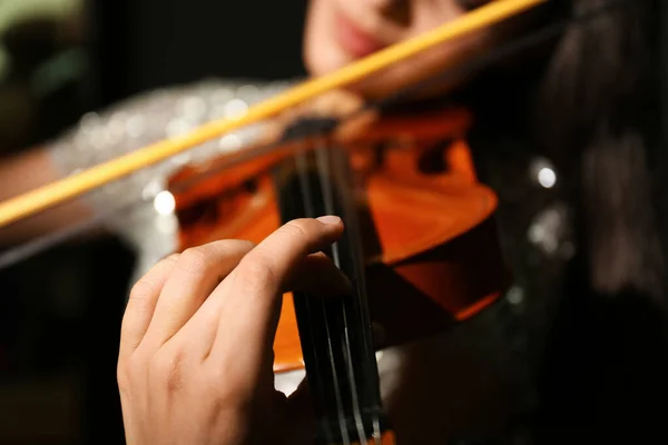 Donna Che Suona Violino Lezione Musica Primo Piano — Foto Stock