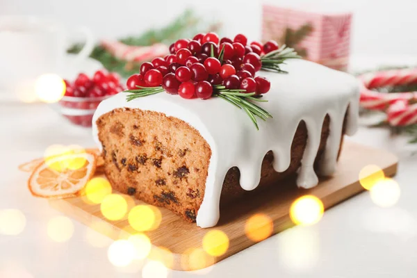Traditional Classic Christmas Cake Decorated Cranberries Wooden Board Bokeh Effect — Stock Photo, Image