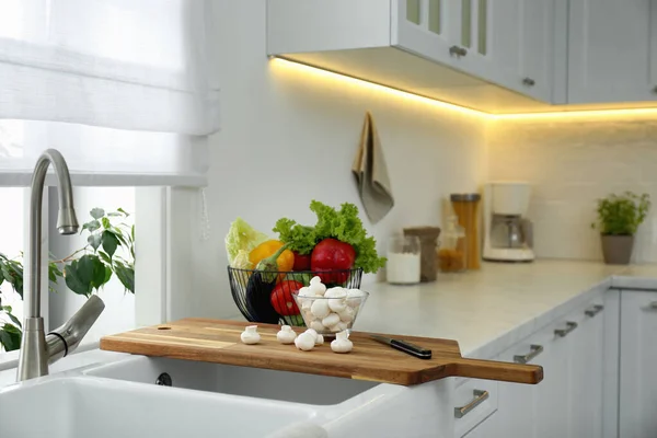 Different Fresh Vegetables Mushrooms Sink Modern Kitchen — Stock Photo, Image