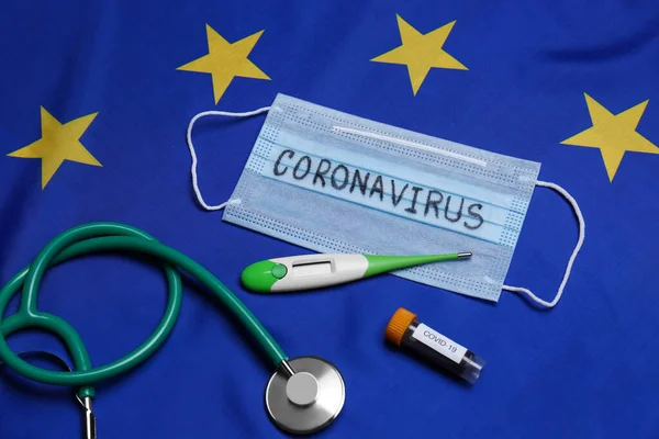 Stethoscope Orvosi Maszk Coronavirus Szóval Hőmérő Kémcső Európai Unió Zászlóján — Stock Fotó