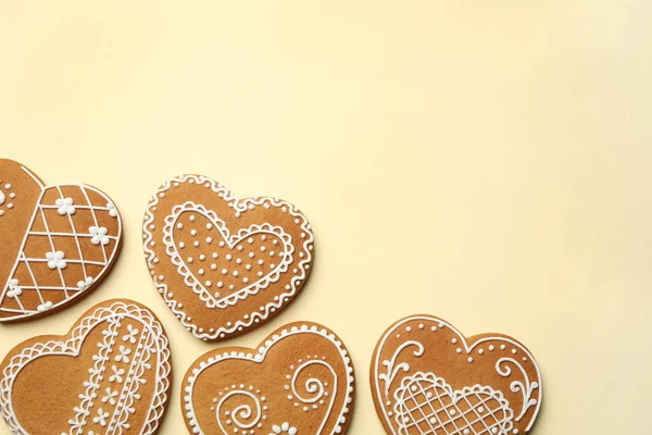 Tasty Heart Shaped Gingerbread Cookies Yellow Background Flat Lay Space — Stock Photo, Image