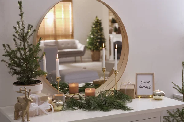 Miroir Reflétant Belle Chambre Avec Arbre Noël Design Intérieur — Photo