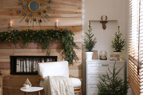 Mooie Kamer Ingericht Voor Kerstmis Met Potted Firs Interieur Ontwerp — Stockfoto