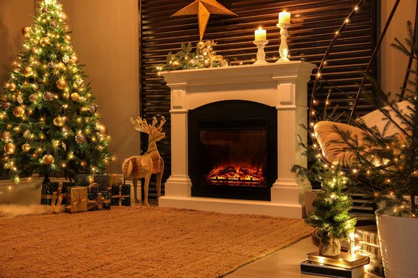 Hermoso Salón Interior Con Chimenea Celebración Navidad — Foto de Stock