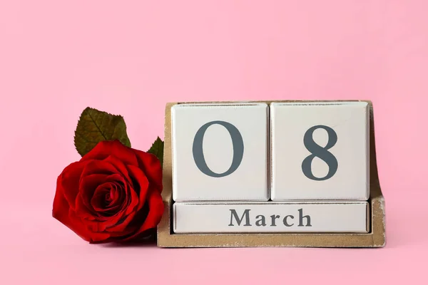 Houten Blok Kalender Met Datum Maart Steeg Roze Achtergrond Ruimte — Stockfoto