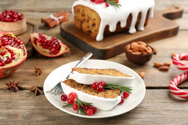 Torta Tradicional Navidad Clásica Decorada Con Arándanos Granada Romero Sobre — Foto de Stock