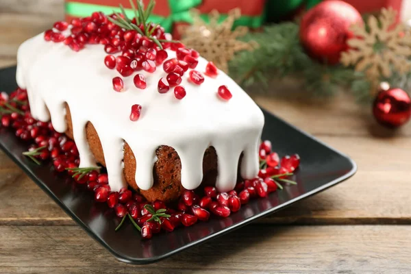 Gâteau Noël Classique Traditionnel Décoré Graines Grenade Romarin Sur Une — Photo