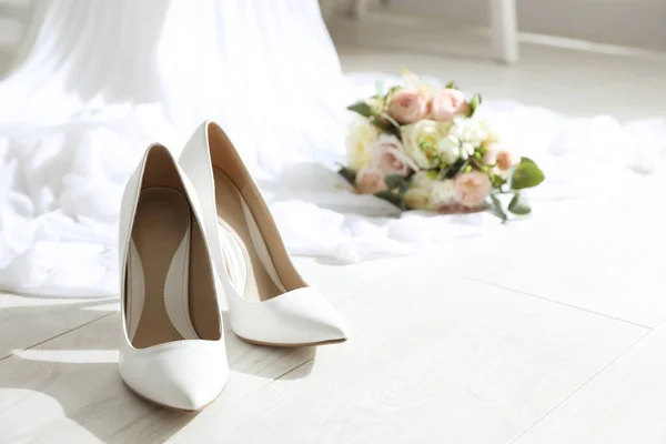 Pair Wedding High Heel Shoes White Wooden Floor Indoors — Stock Photo, Image