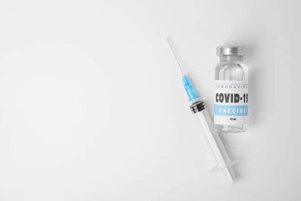 Vial Coronavirus Vaccine Syringe White Background Flat Lay Space Text — Stock Photo, Image