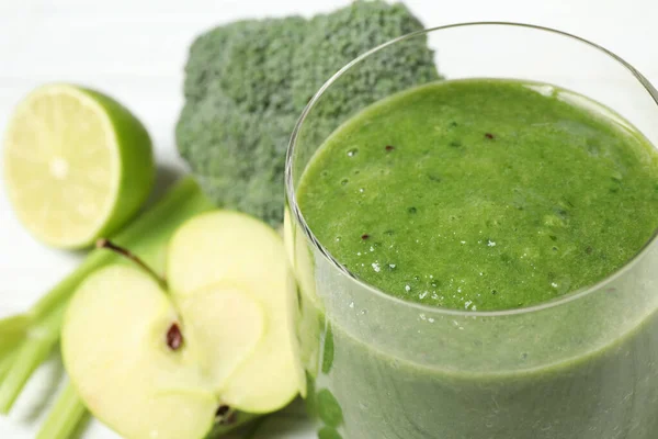 Delicious Fresh Green Juice Glass Closeup Space Text — Stock Photo, Image