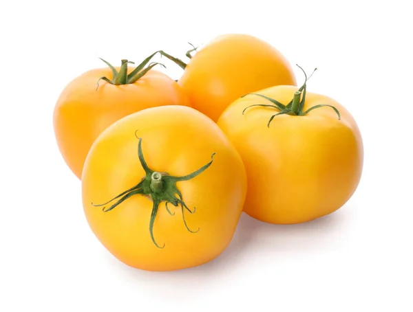 Délicieuses Tomates Jaunes Mûres Isolées Sur Blanc — Photo