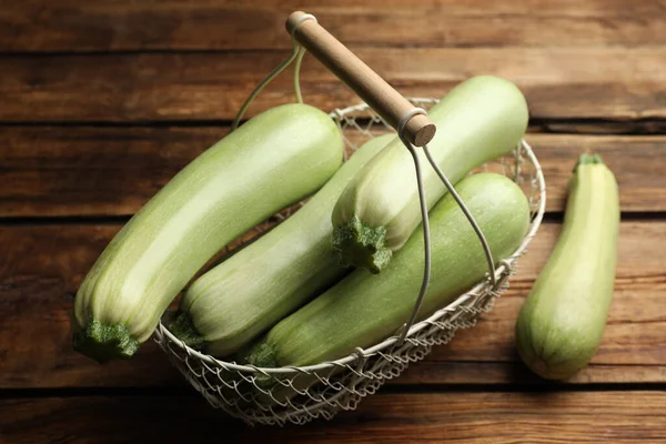 Basket Ripe Zucchinis Wooden Table — Stock Photo, Image