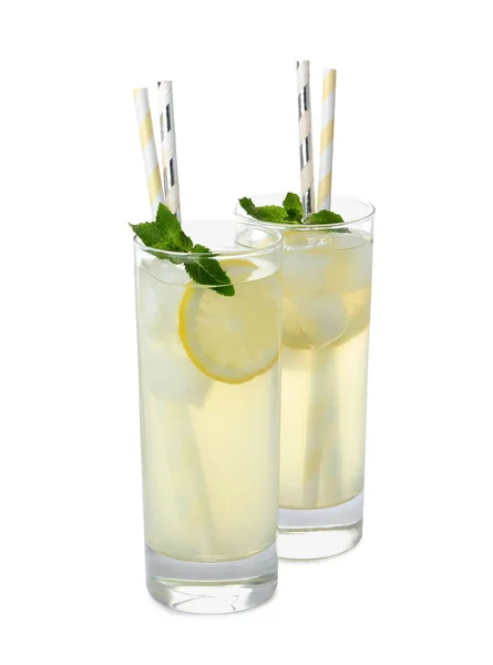 Naturlig Lemonad Med Mynta Vit Bakgrund Sommar Uppfriskande Dryck — Stockfoto