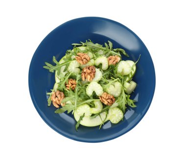 Lezzetli taze kereviz salatası beyaza izole edilmiş, üst manzara