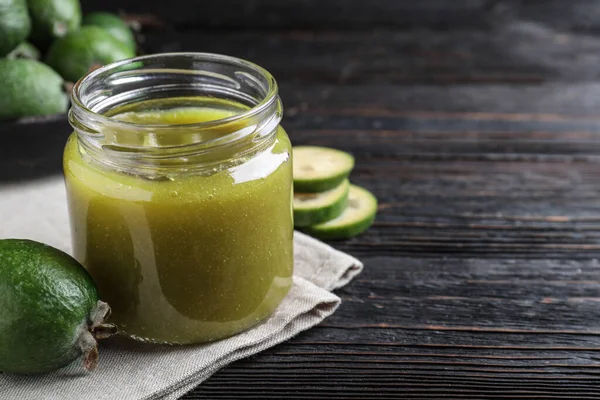 Feijoa Jam Vers Fruit Zwarte Houten Tafel Close Ruimte Voor — Stockfoto