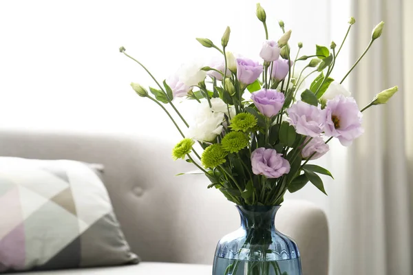 Μπουκέτο Όμορφα Λουλούδια Eustoma Στο Δωμάτιο Κοντινό Χώρος Για Κείμενο — Φωτογραφία Αρχείου