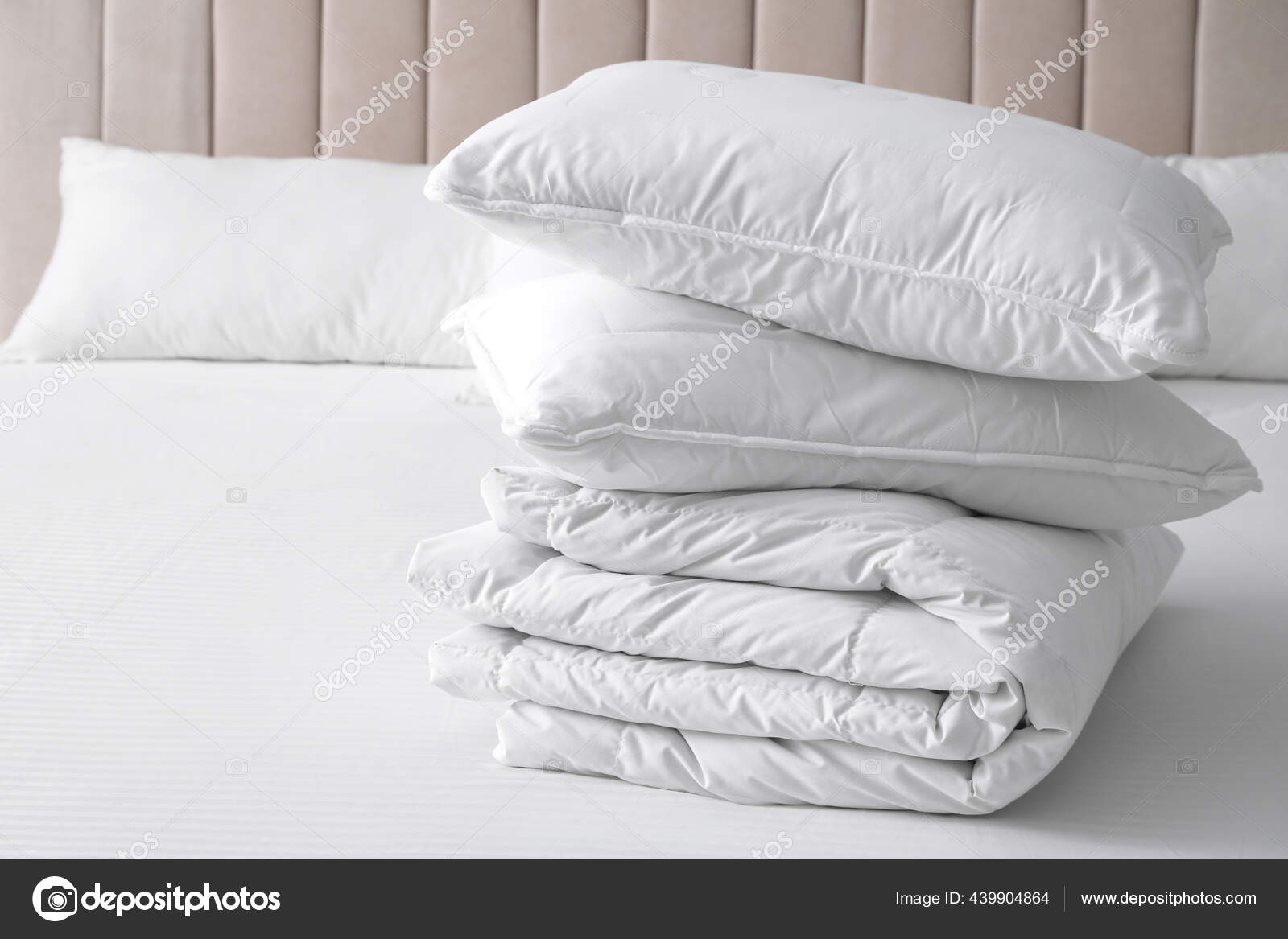 Manta Suave Doblada Almohadas Cama Interior — Foto de stock