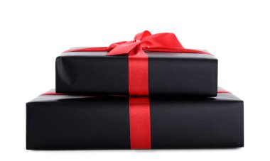 Beyaz fiyonklu siyah hediye kutuları