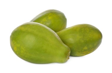 Beyaz arka planda taze olgun papaya meyveleri