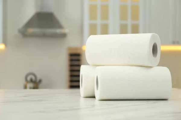 Asciugamani Carta Tavolo Marmo Bianco Cucina Spazio Testo — Foto Stock