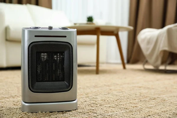 Aquecedor Ventilador Elétrico Moderno Chão Casa Espaço Para Texto — Fotografia de Stock