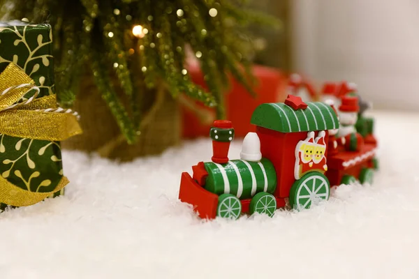 Helle Spielzeugeisenbahn Auf Kunstschnee Weihnachtsstimmung — Stockfoto