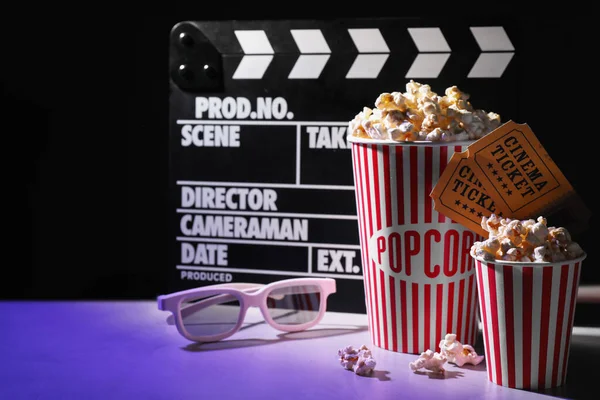 Delicious Popcorn Tickets Glasses Clapper Table — Stock Photo, Image