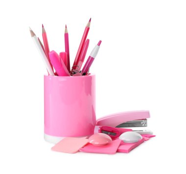 Beyaz arkaplanda renkli okul kırtasiyesi