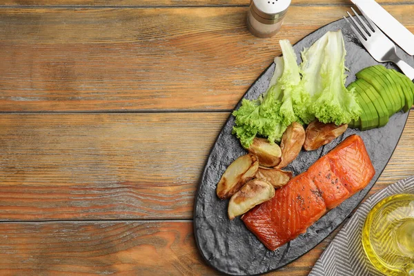 Tasty Cooked Salmon Vegetables Served Wooden Table Flat Lay Space — Stock Photo, Image