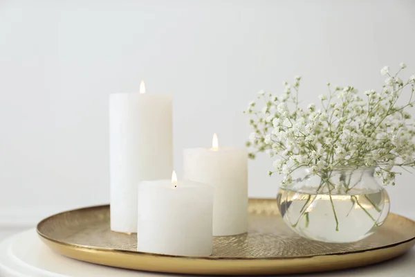 Vase Beautiful Flowers Burning Candles Table Indoors Interior Elements — Stock Photo, Image