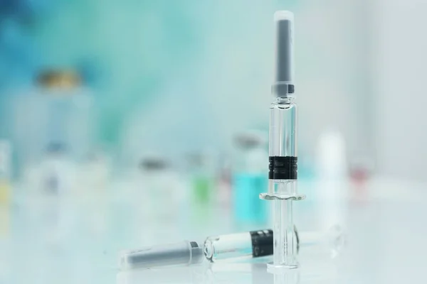 Syringes Covid Vaccine White Table Space Text — Stock Photo, Image