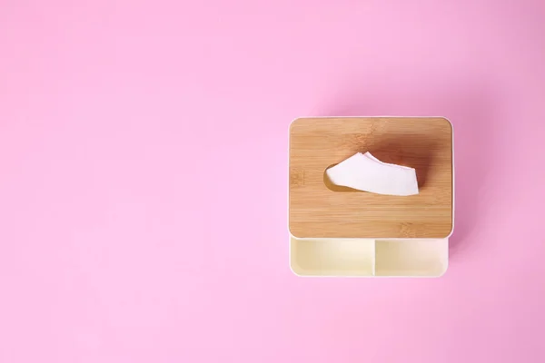 Soporte Con Pañuelos Papel Sobre Fondo Rosa Vista Superior Espacio — Foto de Stock