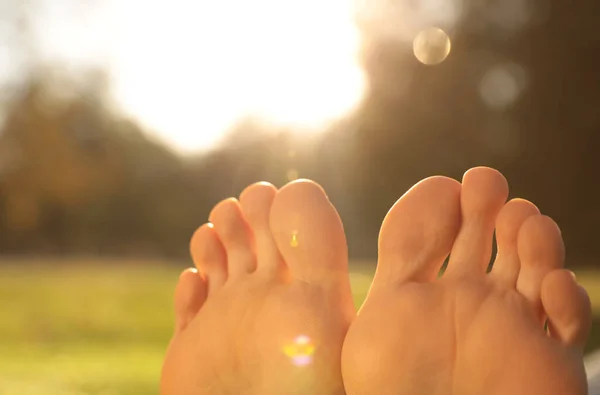 Young Woman Sitting Barefoot Outdoors Closeup View — Stock Photo, Image