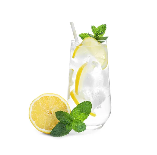 Deliciosa Limonada Feita Com Água Com Gás Isolado Branco — Fotografia de Stock