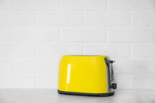 Modern Yellow Toaster Countertop Kitchen Space Text — Stock Photo, Image