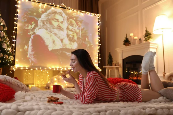 Mykolaiv Ukraine December 2020 Woman Watching Christmas Chronicles Movie Video — Stock Photo, Image