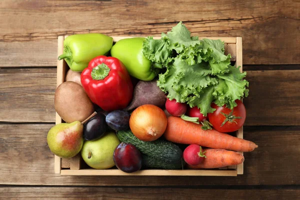 Jaula Llena Diferentes Verduras Frutas Mesa Madera Vista Superior Tiempo —  Fotos de Stock