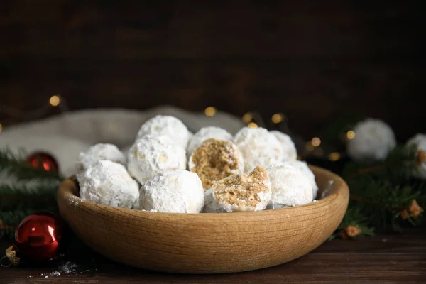 Sabrosas Galletas Bola Nieve Tazón Madera Dulce Navidad — Foto de Stock