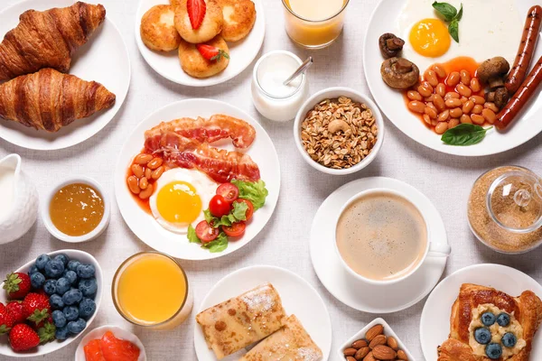 Bufféservering Smaklig Frukost Serveras Bord Platt Ligg — Stockfoto