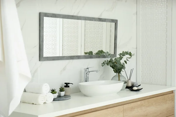 Modern Bathroom Interior Stylish Mirror Vessel Sink — Stock Photo, Image