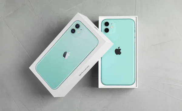 Mykolaiv Ucrania Julio 2020 Nuevo Iphone Verde Caja Original Sobre —  Fotos de Stock