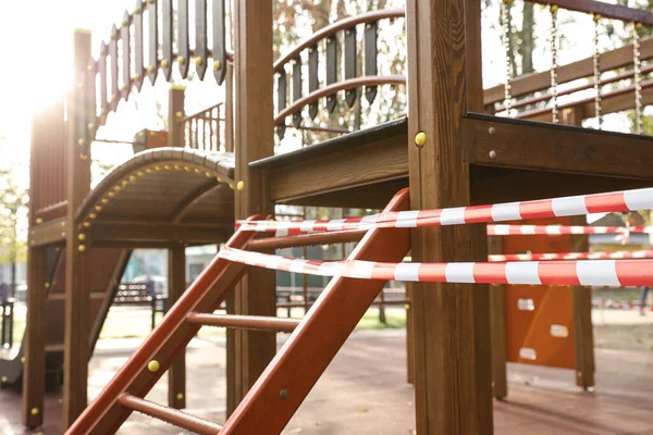 Parco Giochi Vuoto Chiuso Durante Quarantena Del Covid Primo Piano — Foto Stock