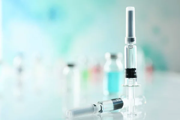 Syringes Covid Vaccine White Table Space Text — Stock Photo, Image