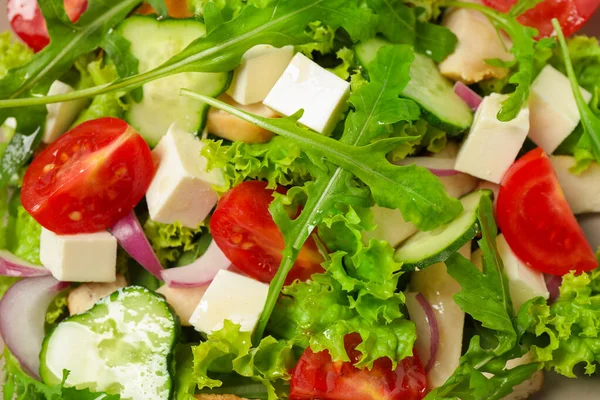 Salada Deliciosa Com Carne Rúcula Legumes Como Fundo Close — Fotografia de Stock