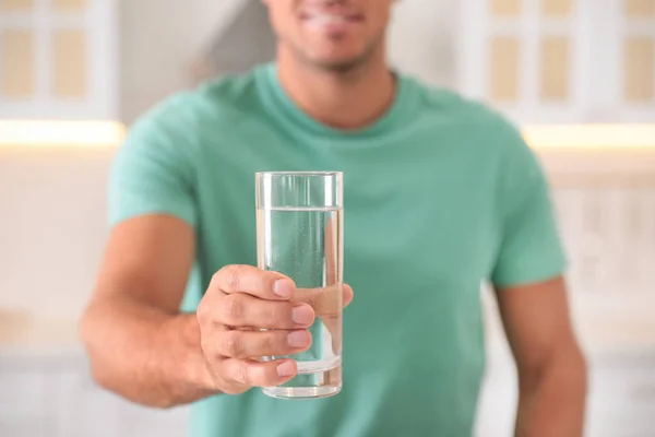 Man Holding Glass Pure Water Indoors Closeup — Stock Photo, Image