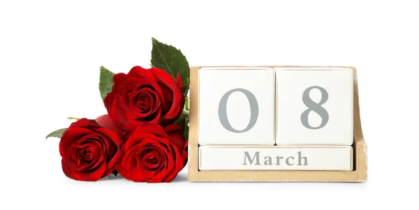 木块日历 日期为3月8日 玫瑰为白色背景 国际妇女日 — 图库照片