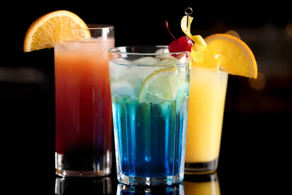 Different Delicious Cocktails Counter Bar — Stock Photo, Image