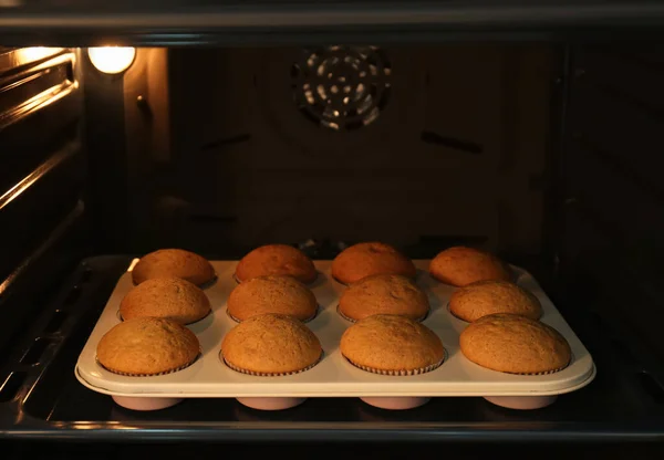 Baking Pan Cupcakes Modern Oven — Stock Photo, Image